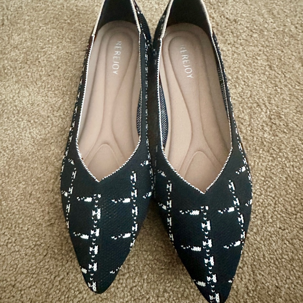 （SOLD）Women's Black and White Flats